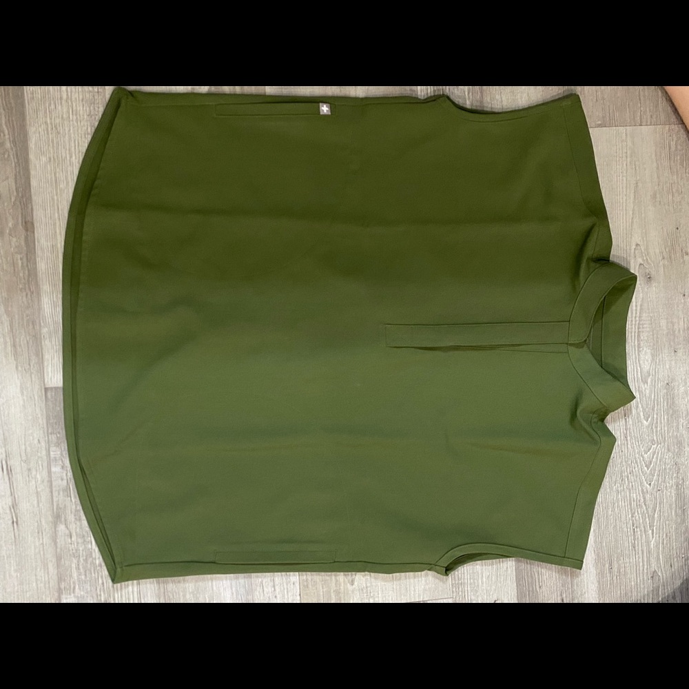 Xs olive green figs top